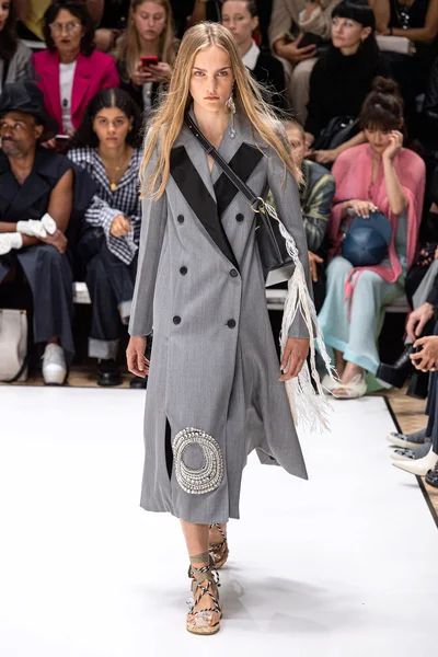 Look 4